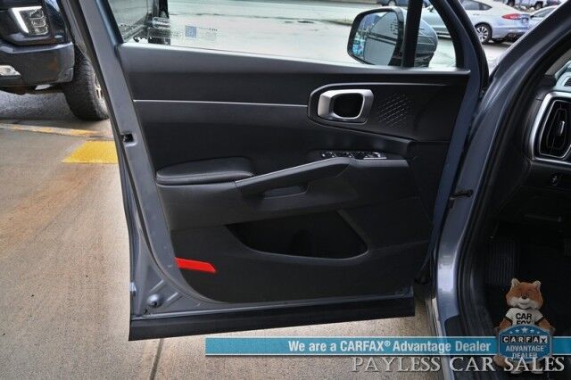 2024 Kia Sorento S / AWD / Power & Heated Leather Seats / NAV / Adaptive Cruise Control / Lane Departure & Blind Spot Alert / Apple CarPlay & Android Auto / Back Up Camera / 3rd Row / Seats 7 / 1-Owner Anchorage AK