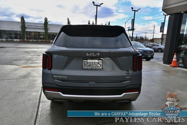2024 Kia Sorento S / AWD / Power & Heated Leather Seats / NAV / Adaptive Cruise Control / Lane Departure & Blind Spot Alert / Apple CarPlay & Android Auto / Back Up Camera / 3rd Row / Seats 7 / 1-Owner Anchorage AK