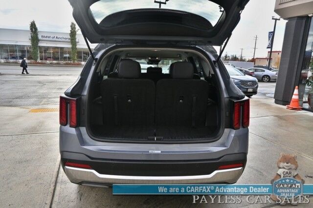 2024 Kia Sorento S / AWD / Power & Heated Leather Seats / NAV / Adaptive Cruise Control / Lane Departure & Blind Spot Alert / Apple CarPlay & Android Auto / Back Up Camera / 3rd Row / Seats 7 / 1-Owner Anchorage AK