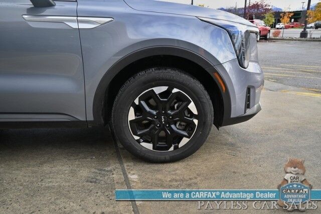 2024 Kia Sorento S / AWD / Power & Heated Leather Seats / NAV / Adaptive Cruise Control / Lane Departure & Blind Spot Alert / Apple CarPlay & Android Auto / Back Up Camera / 3rd Row / Seats 7 / 1-Owner Anchorage AK
