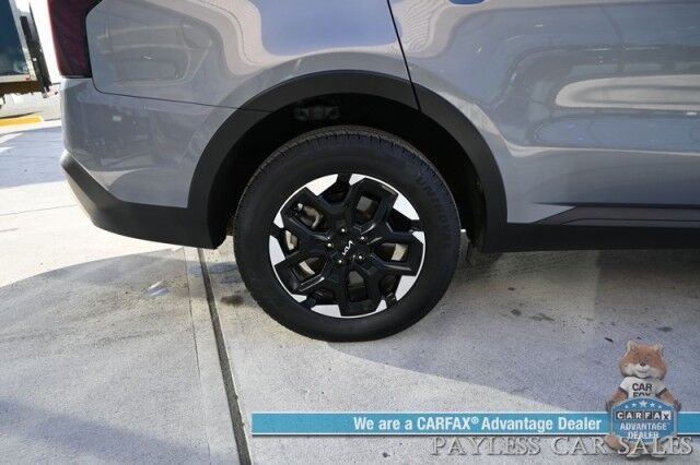 2024 Kia Sorento S / AWD / Power & Heated Leather Seats / Navigation / Adaptive Cruise Control / Lane Departure & Blind Spot Alert / 3rd Row / Seats 7 / Apple CarPlay & Android Auto / USB Inout / Back Up Camera / 1-Owner Anchorage AK