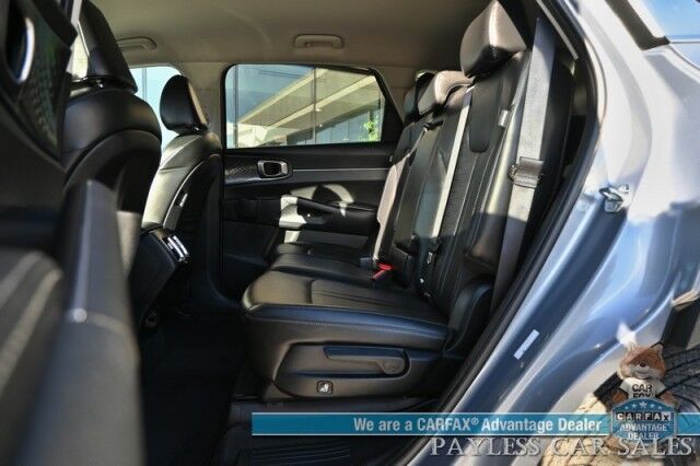 2024 Kia Sorento S / AWD / Power & Heated Leather Seats / Navigation / Adaptive Cruise Control / Lane Departure & Blind Spot Alert / 3rd Row / Seats 7 / Apple CarPlay & Android Auto / USB Inout / Back Up Camera / 1-Owner Anchorage AK