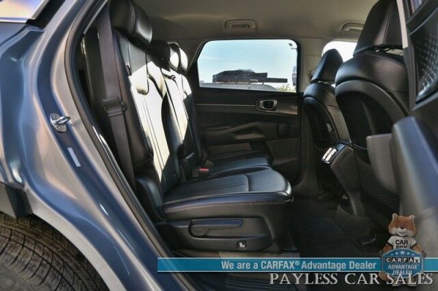 2024 Kia Sorento S / AWD / Power & Heated Leather Seats / Navigation / Adaptive Cruise Control / Lane Departure & Blind Spot Alert / 3rd Row / Seats 7 / Apple CarPlay & Android Auto / USB Inout / Back Up Camera / 1-Owner Anchorage AK