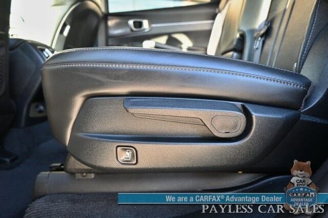 2024 Kia Sorento S / AWD / Power & Heated Leather Seats / Navigation / Adaptive Cruise Control / Lane Departure & Blind Spot Alert / 3rd Row / Seats 7 / Apple CarPlay & Android Auto / USB Inout / Back Up Camera / 1-Owner Anchorage AK