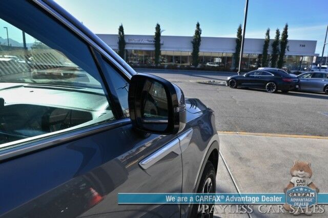 2024 Kia Sorento S / AWD / Power & Heated Leather Seats / Navigation / Adaptive Cruise Control / Lane Departure & Blind Spot Alert / 3rd Row / Seats 7 / Apple CarPlay & Android Auto / USB Inout / Back Up Camera / 1-Owner Anchorage AK