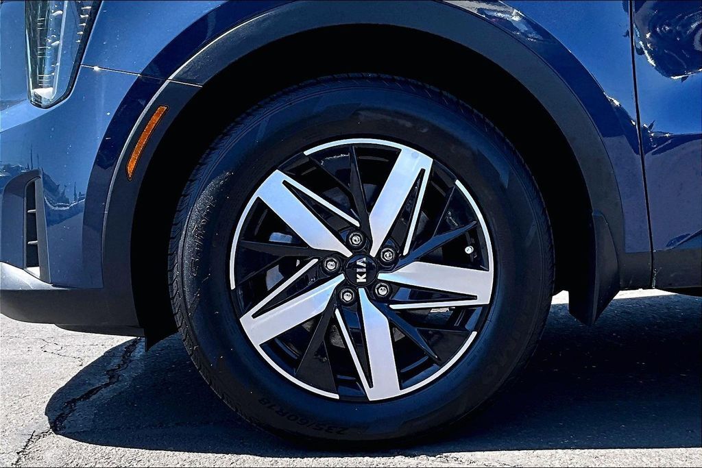 2024 Kia Sorento S OR