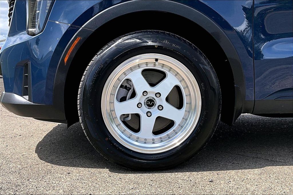 2024 Kia Sorento S OR