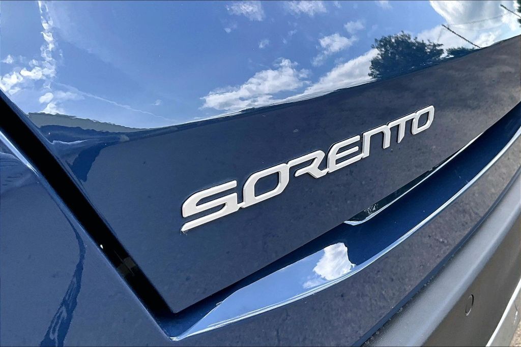 2024 Kia Sorento S OR