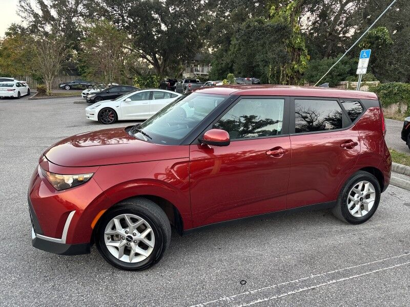 2024 Kia Soul LX photo 3