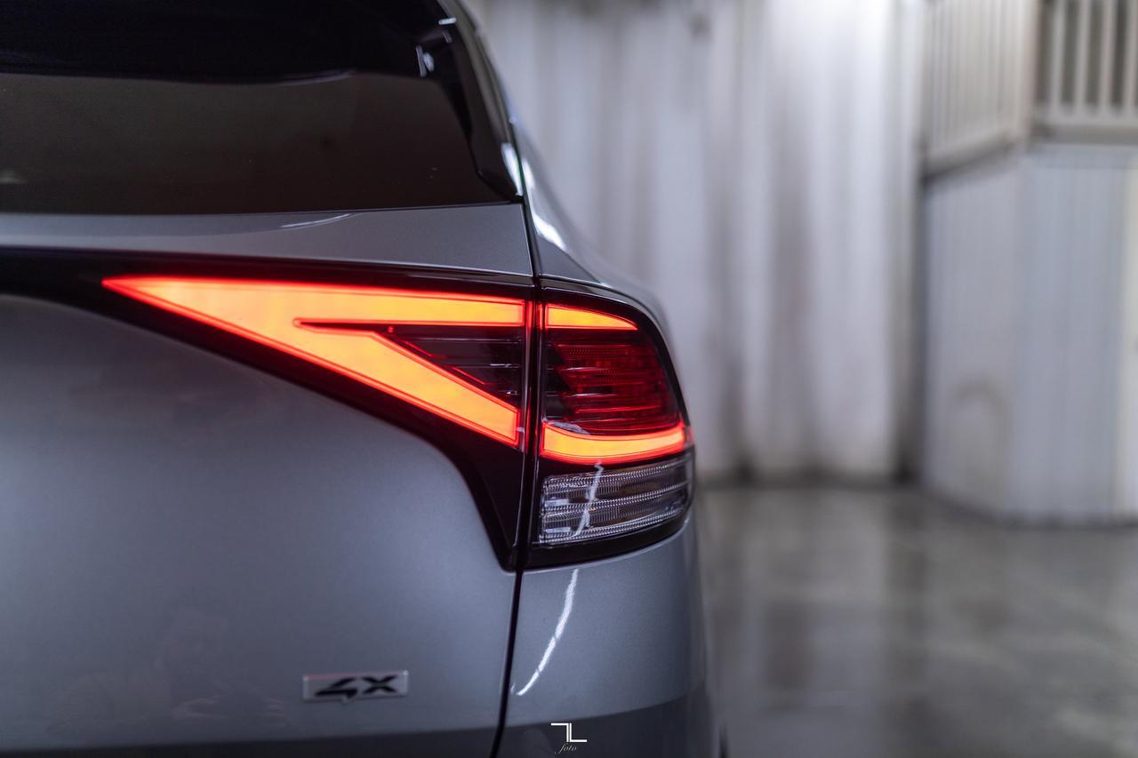 2024 Kia Sportage AWD EX Leather Roof Nav BCam Red Deer AB