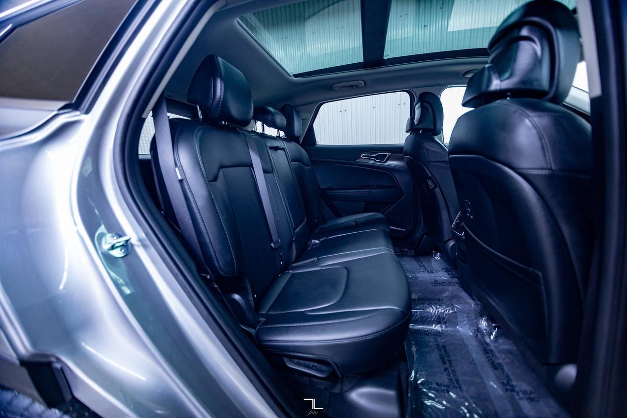 2024 Kia Sportage AWD EX Leather Roof Nav BCam Red Deer AB