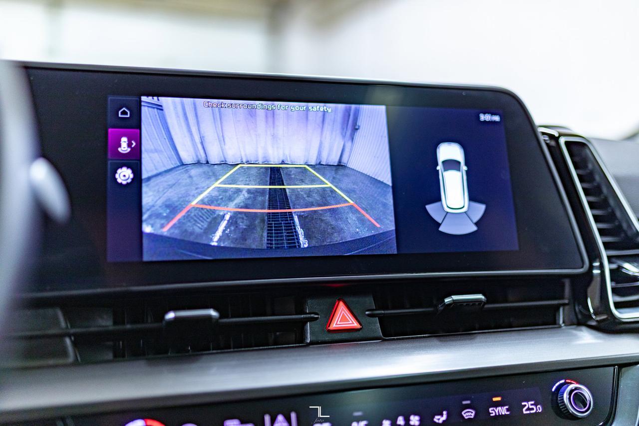 2024 Kia Sportage AWD EX Leather Roof Nav BCam Red Deer AB