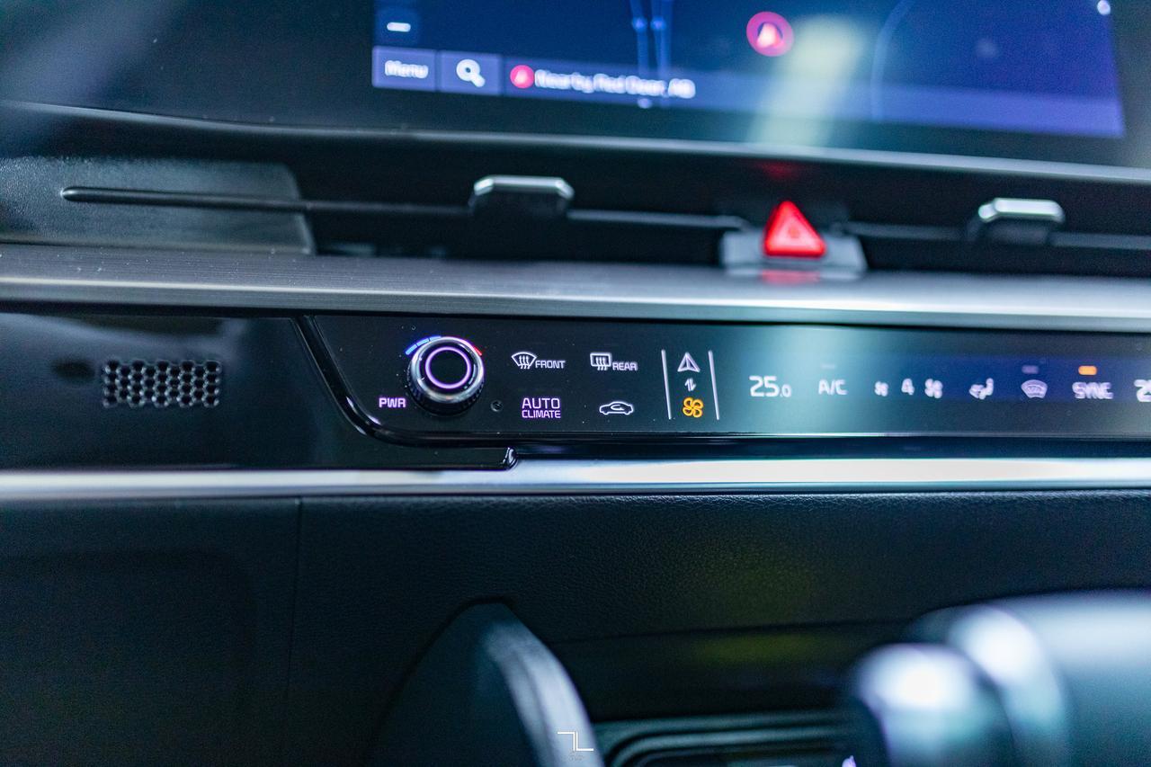 2024 Kia Sportage AWD EX Leather Roof Nav BCam Red Deer AB