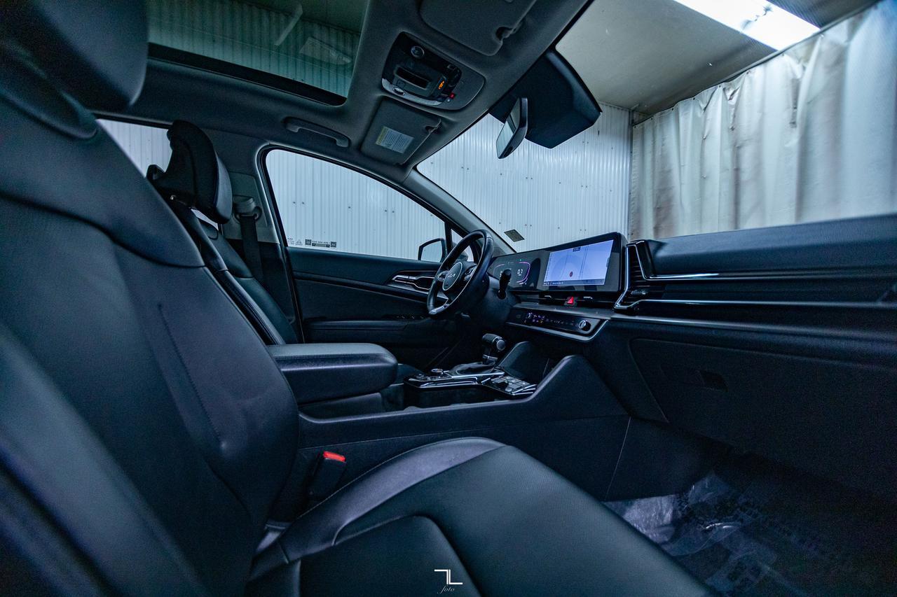 2024 Kia Sportage AWD EX Leather Roof Nav BCam Red Deer AB