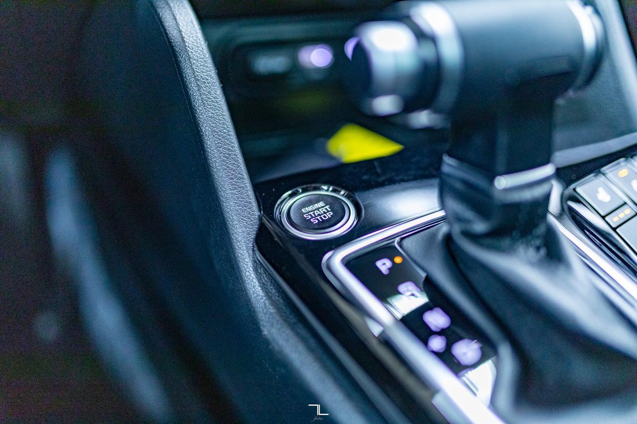 2024 Kia Sportage AWD EX Leather Roof Nav BCam Red Deer AB