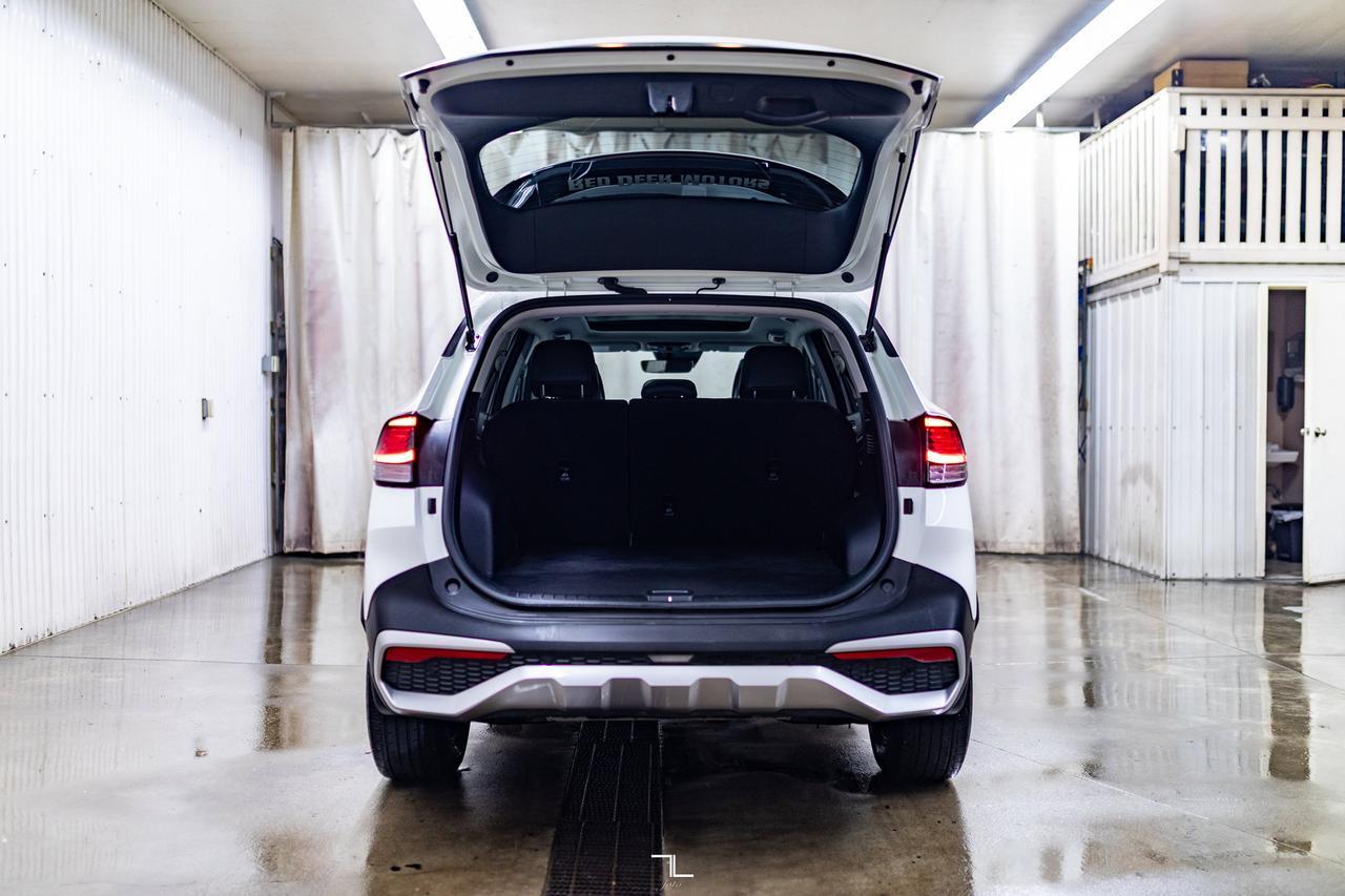 2024 Kia Sportage AWD EX Leather Roof Nav Red Deer AB