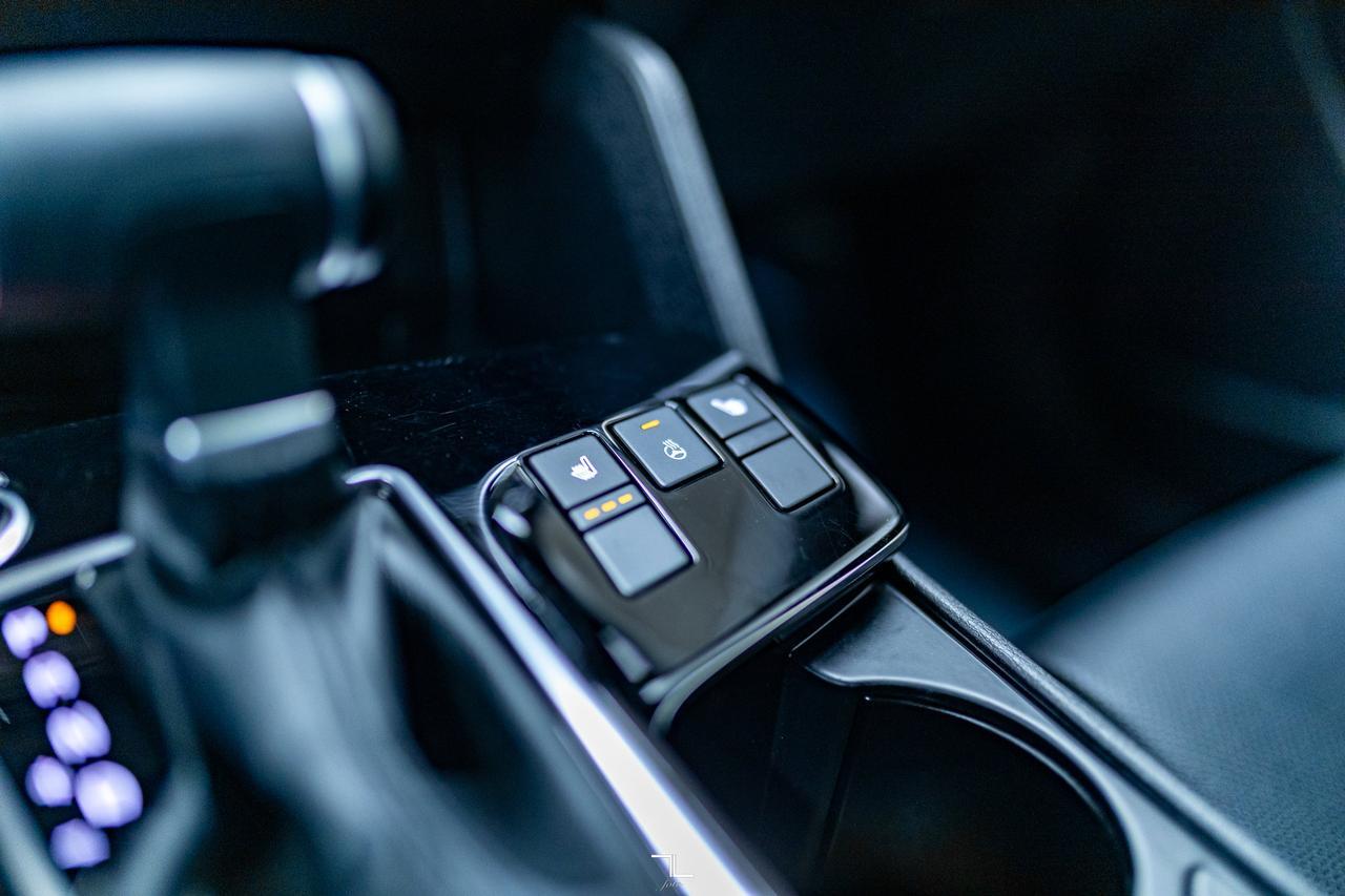 2024 Kia Sportage AWD EX Leather Roof Nav Red Deer AB