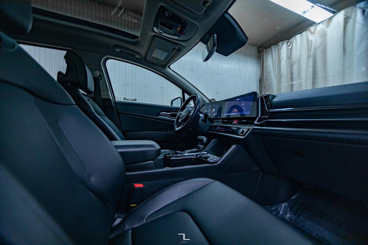 2024 Kia Sportage AWD EX Leather Roof Nav Red Deer AB