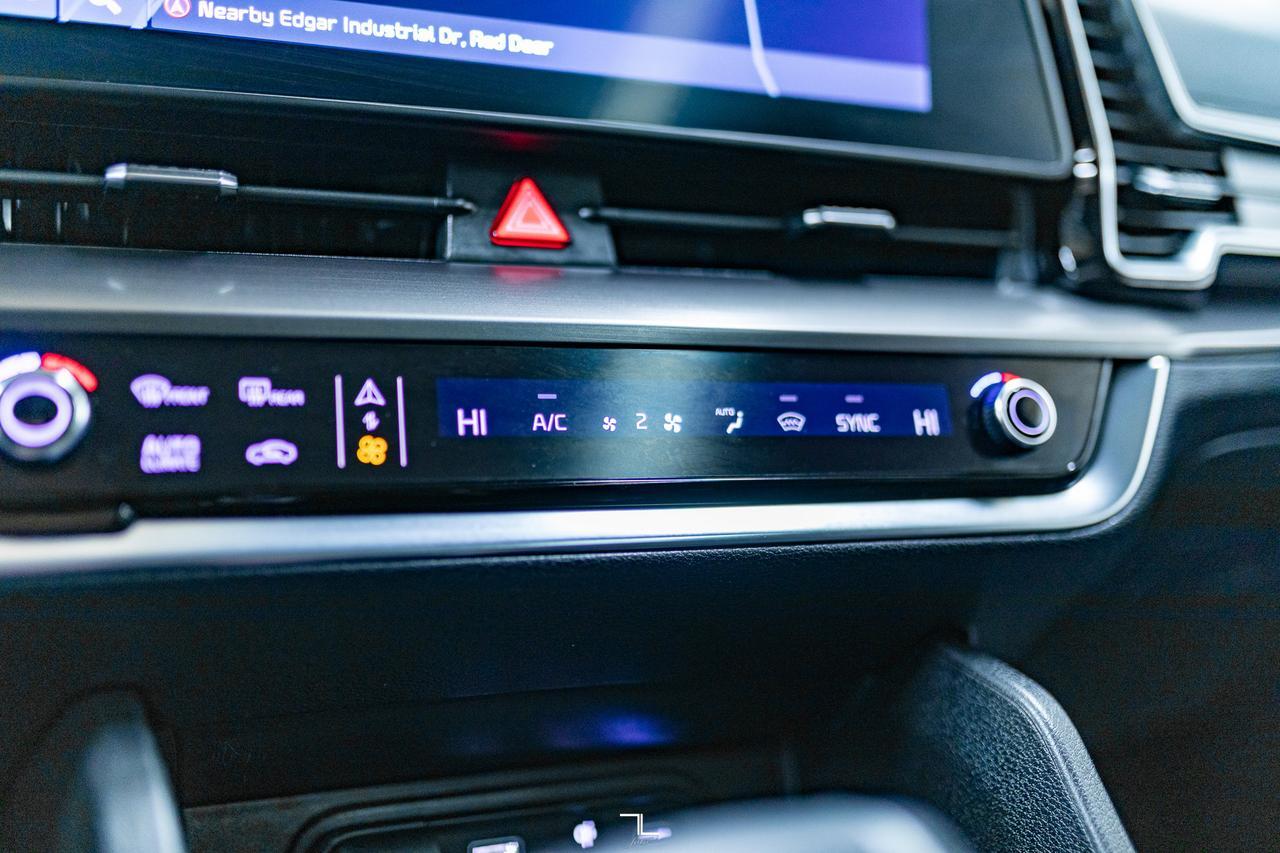 2024 Kia Sportage AWD EX Leather Roof Nav Red Deer AB