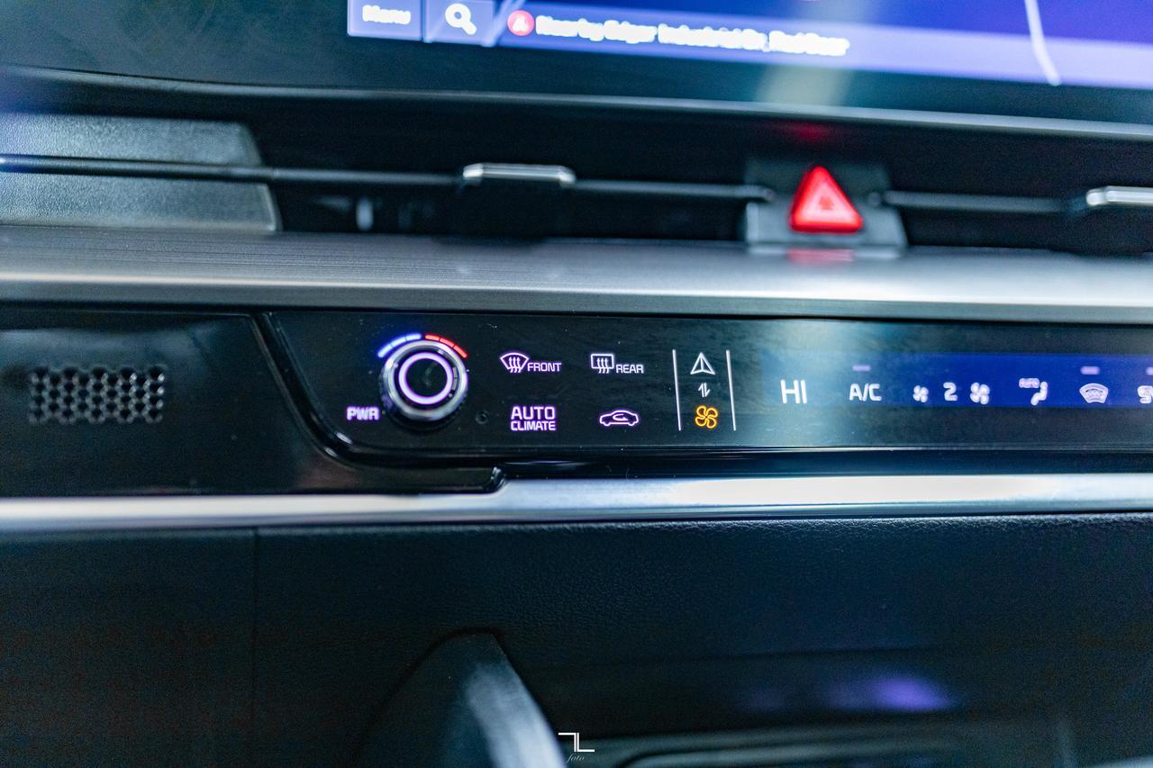 2024 Kia Sportage AWD EX Leather Roof Nav Red Deer AB