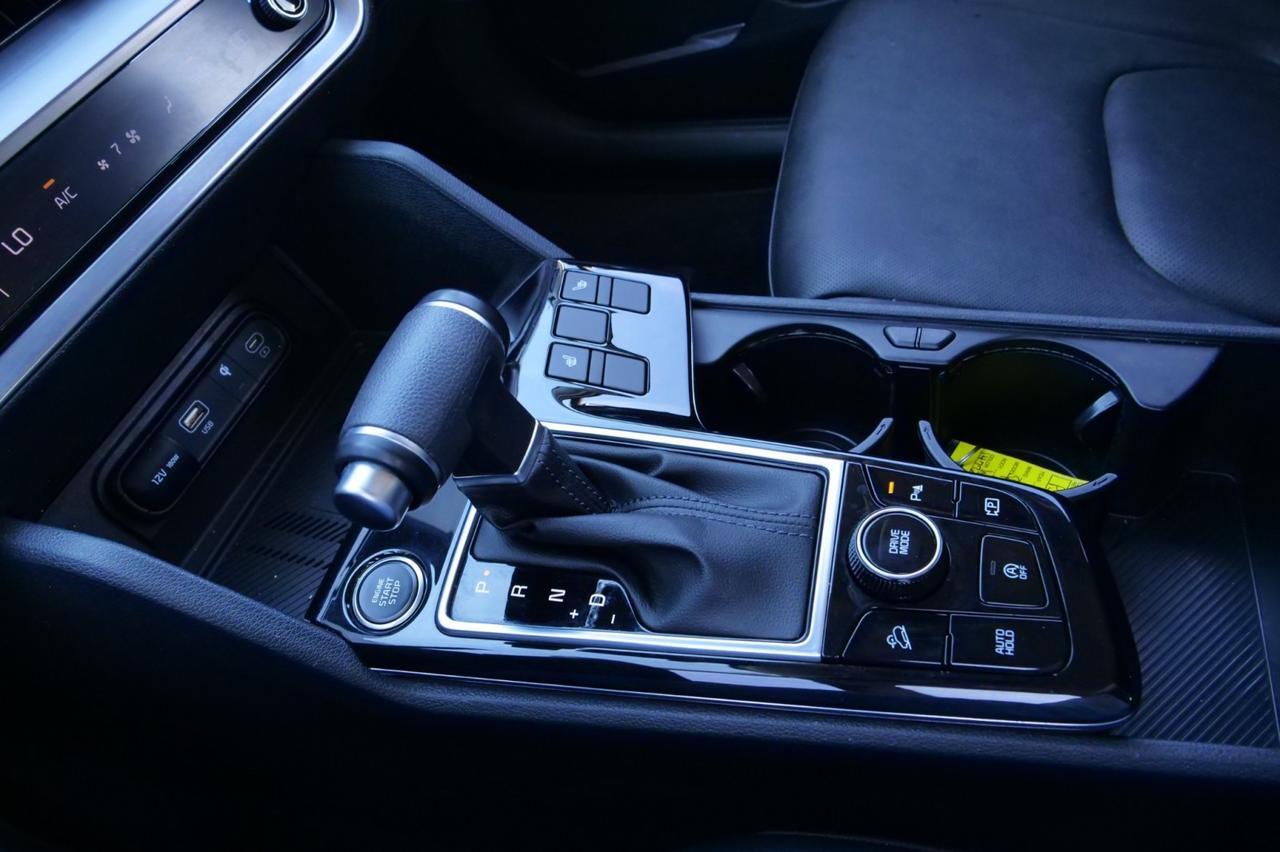 2024 Kia Sportage EX / Heated Seats / Navigation! Lincolnton NC