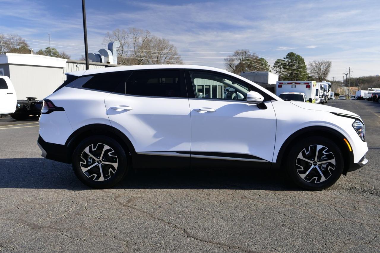 2024 Kia Sportage EX / Heated Seats / Navigation! Lincolnton NC