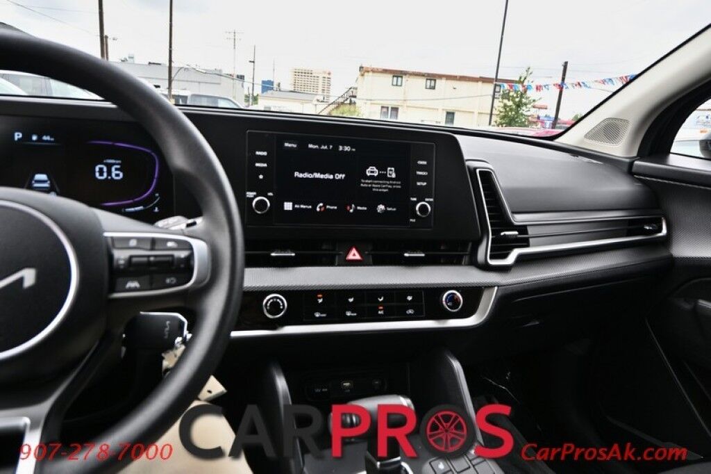 2024 Kia Sportage LX - AWD - Heated Cloth Seats - Lane Departure & Forward Collision Alert - Apple CarPlay & Android Auto - USB Input - Backup Camera - Rear Parking Sensors - Cruise Control - Aluminum Wheels - Keyless Entry - 26 MPG Anchorage AK
