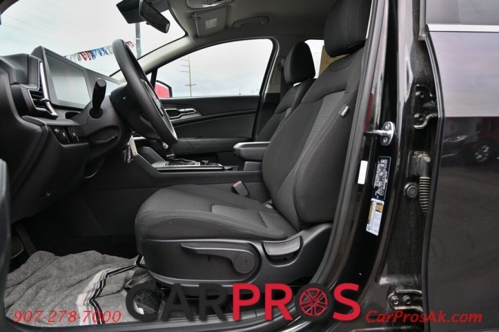 2024 Kia Sportage LX - AWD - Heated Cloth Seats - Lane Departure & Forward Collision Alert - Apple CarPlay & Android Auto - USB Input - Backup Camera - Rear Parking Sensors - Cruise Control - Aluminum Wheels - Keyless Entry - 26 MPG Anchorage AK