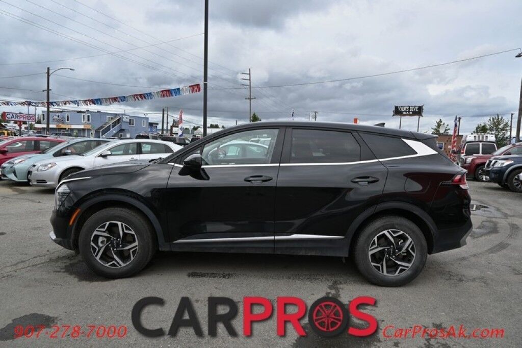 2024 Kia Sportage LX - AWD - Heated Cloth Seats - Lane Departure & Forward Collision Alert - Apple CarPlay & Android Auto - USB Input - Backup Camera - Rear Parking Sensors - Cruise Control - Aluminum Wheels - Keyless Entry - 26 MPG Anchorage AK