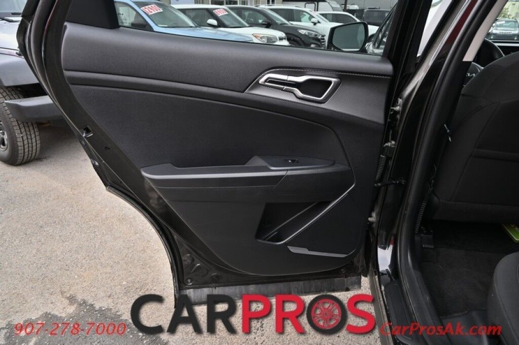 2024 Kia Sportage LX - AWD - Heated Cloth Seats - Lane Departure & Forward Collision Alert - Apple CarPlay & Android Auto - USB Input - Backup Camera - Rear Parking Sensors - Cruise Control - Aluminum Wheels - Keyless Entry - 26 MPG Anchorage AK