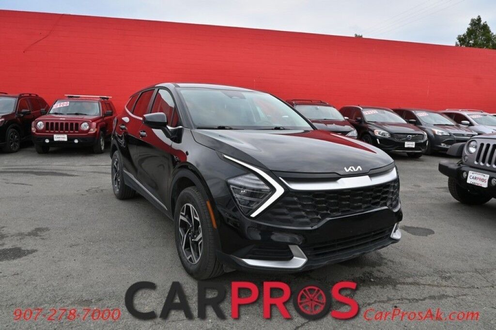 2024 Kia Sportage LX - AWD - Heated Cloth Seats - Lane Departure & Forward Collision Alert - Apple CarPlay & Android Auto - USB Input - Backup Camera - Rear Parking Sensors - Cruise Control - Aluminum Wheels - Keyless Entry - 26 MPG Anchorage AK
