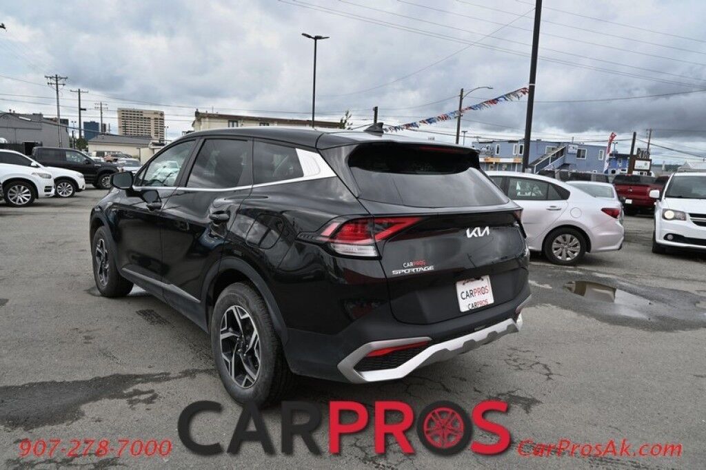 2024 Kia Sportage LX - AWD - Heated Cloth Seats - Lane Departure & Forward Collision Alert - Apple CarPlay & Android Auto - USB Input - Backup Camera - Rear Parking Sensors - Cruise Control - Aluminum Wheels - Keyless Entry - 26 MPG Anchorage AK