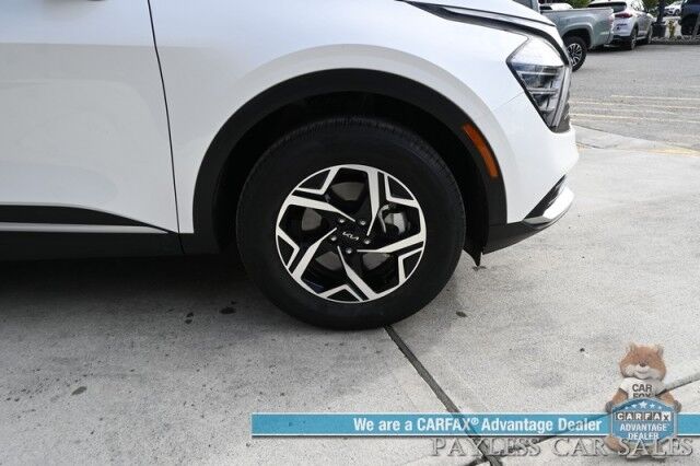 2024 Kia Sportage LX / AWD / Heated Cloth Seats / Lane Departure & Forward Collision Alert / Apple CarPlay & Android Auto / Aluminum Wheels / Bluetooth / Back Up Camera / Low Miles / 26 MPG / 1-Owner Anchorage AK