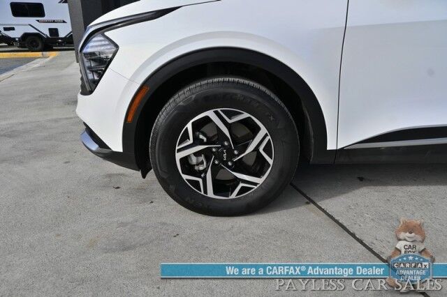 2024 Kia Sportage LX / AWD / Heated Cloth Seats / Lane Departure & Forward Collision Alert / Apple CarPlay & Android Auto / Aluminum Wheels / Bluetooth / Back Up Camera / Low Miles / 26 MPG / 1-Owner Anchorage AK