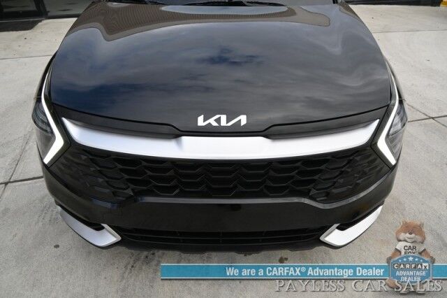 2024 Kia Sportage LX / AWD / Heated Cloth Seats / Lane Departure & Forward Collision Alert / Apple CarPlay & Android Auto / Aluminum Wheels / Bluetooth / Back Up Camera / Low Miles / 26 MPG / 1-Owner Anchorage AK