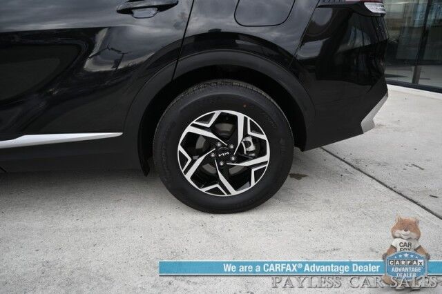2024 Kia Sportage LX / AWD / Heated Cloth Seats / Lane Departure & Forward Collision Alert / Apple CarPlay & Android Auto / Aluminum Wheels / Bluetooth / Back Up Camera / Low Miles / 26 MPG / 1-Owner Anchorage AK