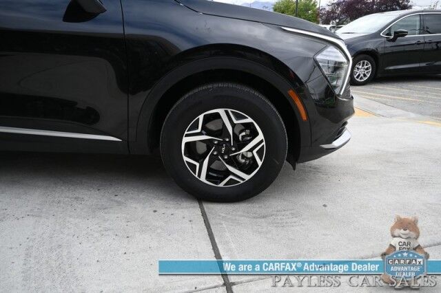 2024 Kia Sportage LX / AWD / Heated Cloth Seats / Lane Departure & Forward Collision Alert / Apple CarPlay & Android Auto / Aluminum Wheels / Bluetooth / Back Up Camera / Low Miles / 26 MPG / 1-Owner Anchorage AK