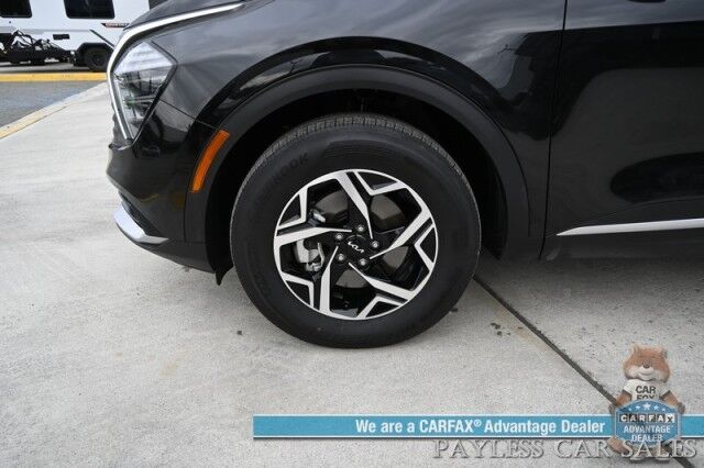 2024 Kia Sportage LX / AWD / Heated Cloth Seats / Lane Departure & Forward Collision Alert / Apple CarPlay & Android Auto / Aluminum Wheels / Bluetooth / Back Up Camera / Low Miles / 26 MPG / 1-Owner Anchorage AK