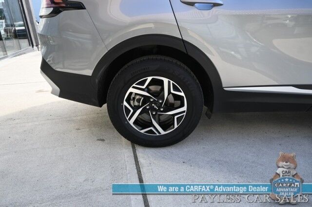 2024 Kia Sportage LX / AWD / Heated Premium Cloth Seats / Lane Departure & Forward Collision Alert / Apple CarPlay & Android Auto / USB Input / Back Up Camera / Cruise Control / 26 MPG / 1-Owner Anchorage AK
