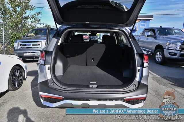 2024 Kia Sportage LX / AWD / Heated Premium Cloth Seats / Lane Departure & Forward Collision Alert / Apple CarPlay & Android Auto / USB Input / Back Up Camera / Cruise Control / 26 MPG / 1-Owner Anchorage AK