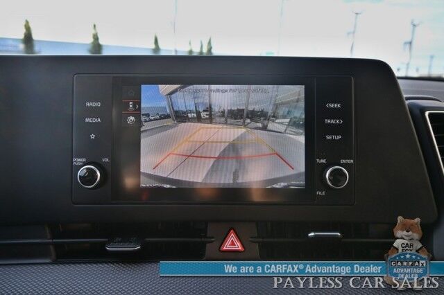 2024 Kia Sportage LX / AWD / Heated Premium Cloth Seats / Lane Departure & Forward Collision Alert / Apple CarPlay & Android Auto / USB Input / Back Up Camera / Cruise Control / 26 MPG / 1-Owner Anchorage AK