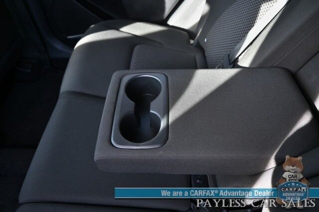 2024 Kia Sportage LX / AWD / Heated Premium Cloth Seats / Lane Departure & Forward Collision Alert / Apple CarPlay & Android Auto / USB Input / Back Up Camera / Cruise Control / 26 MPG / 1-Owner Anchorage AK