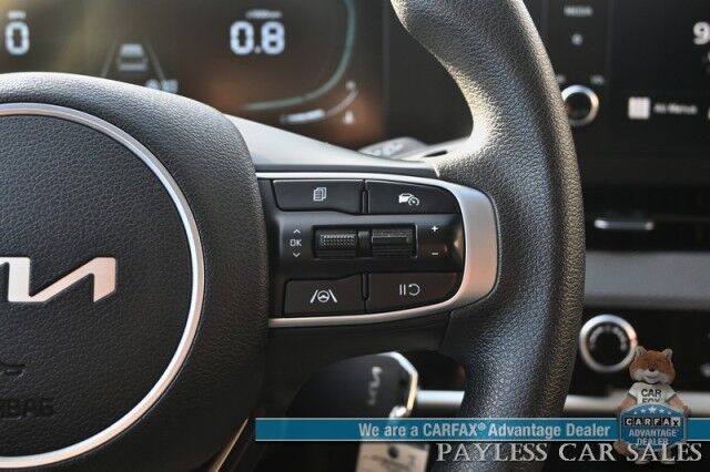 2024 Kia Sportage LX / AWD / Heated Premium Cloth Seats / Lane Departure & Forward Collision Alert / Apple CarPlay & Android Auto / USB Input / Back Up Camera / Cruise Control / 26 MPG / 1-Owner Anchorage AK