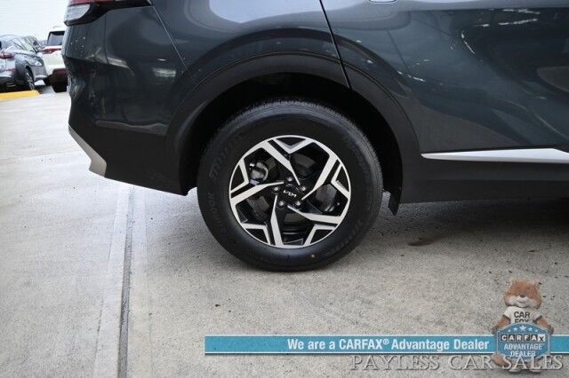 2024 Kia Sportage LX / AWD / Heated Premium Cloth Seats / Lane Departure & Forward Collision Alert / Apple CarPlay & Android Auto / USB Input / Back Up Camera / Rear Parking Sensors / Cruise Control / 26 MPG / 1-Owner Anchorage AK
