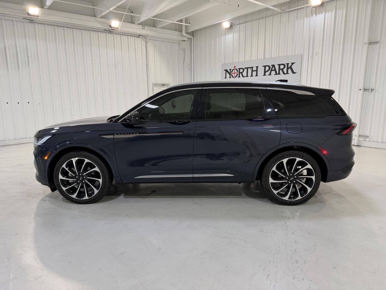 2024 LINCOLN Nautilus Black Label