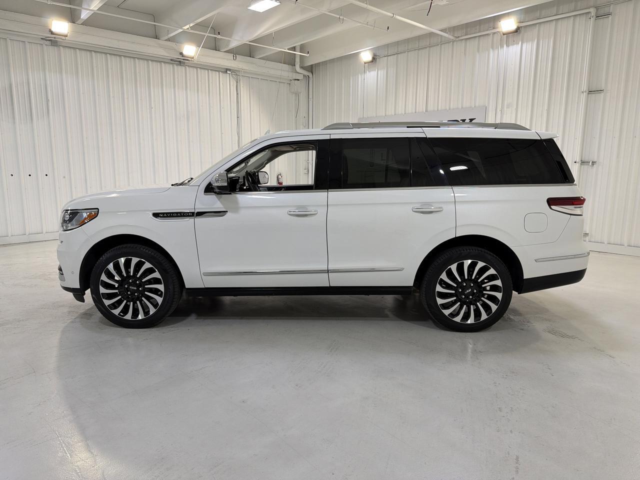 2024 LINCOLN Navigator Black Label