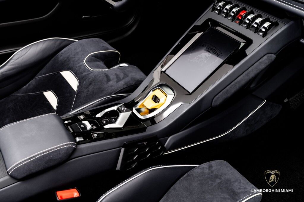 2024 Lamborghini Huracan EVO Spyder North Miami Beach FL