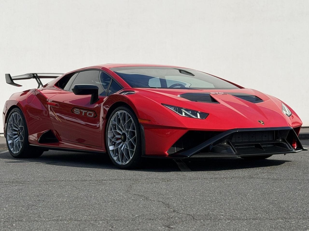 2024 Lamborghini Huracan STO