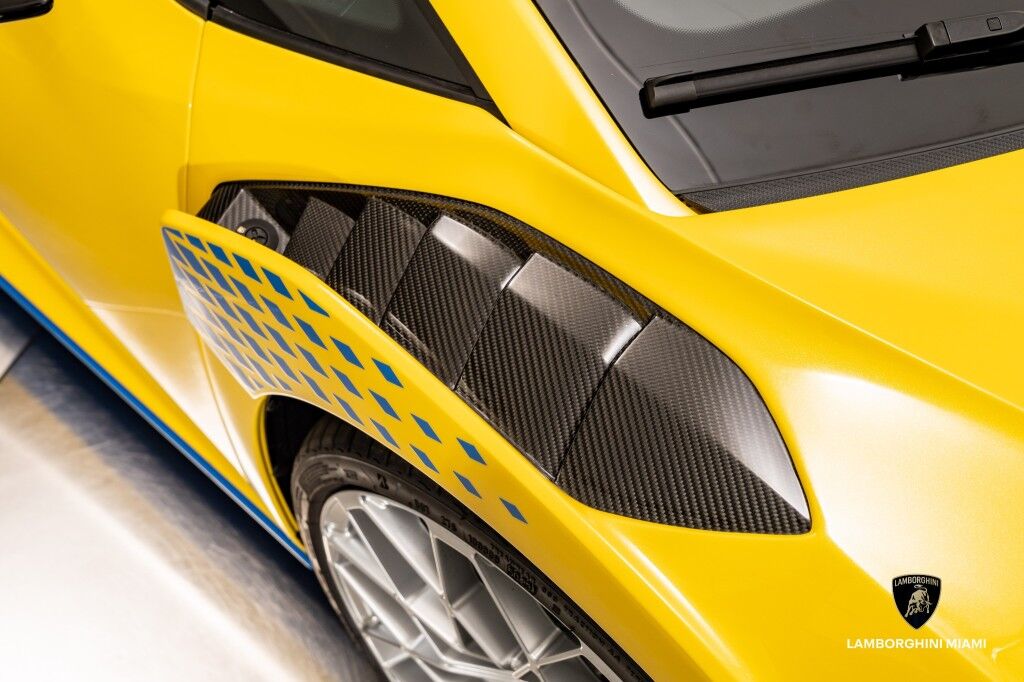 2024 Lamborghini Huracan STO