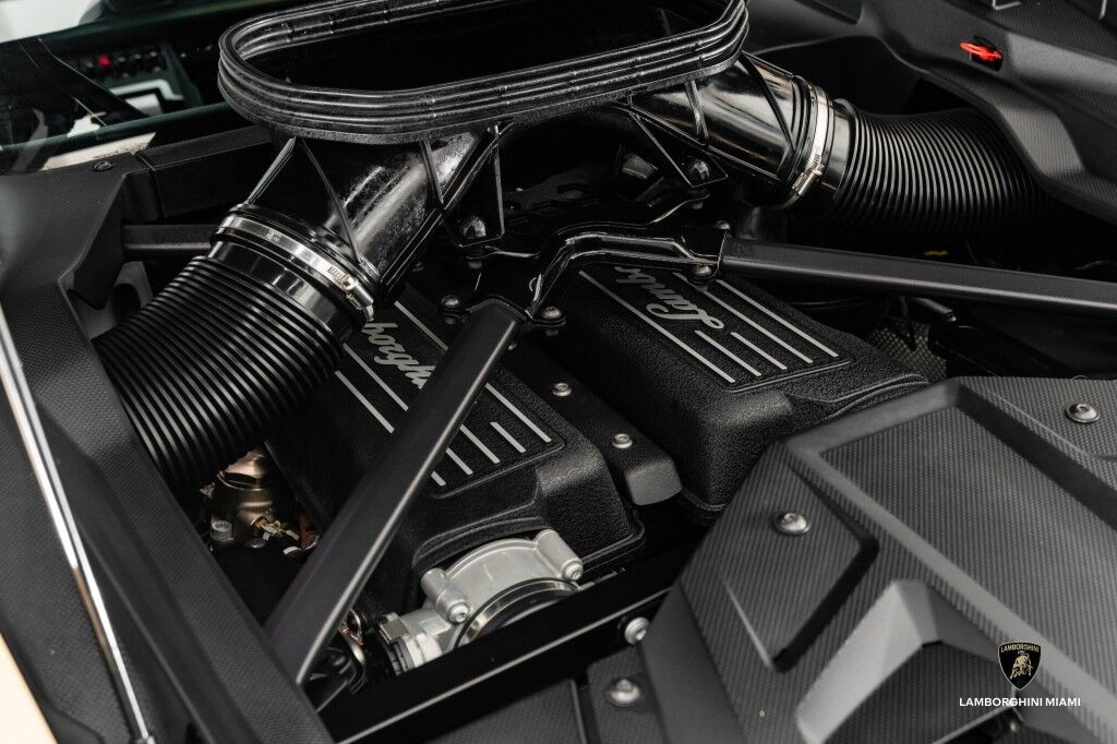 2024 Lamborghini Huracan Sterrato ALPHA North Miami Beach FL
